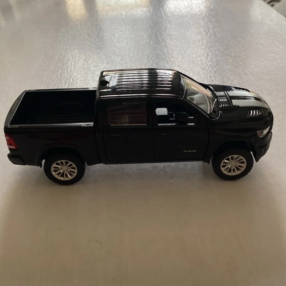 2019 Dodge Ram 1500 1:27 scale Black Toy Truck by Motor Max